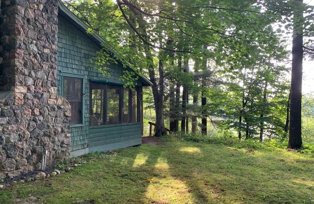 Historic 1920s Cabin on Waupaca Chain O' Lakes