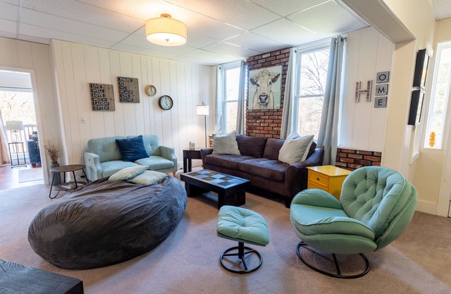 Historic 4 BR Family Home Near Buttermilk Falls & Hudson River, on 5 Acres