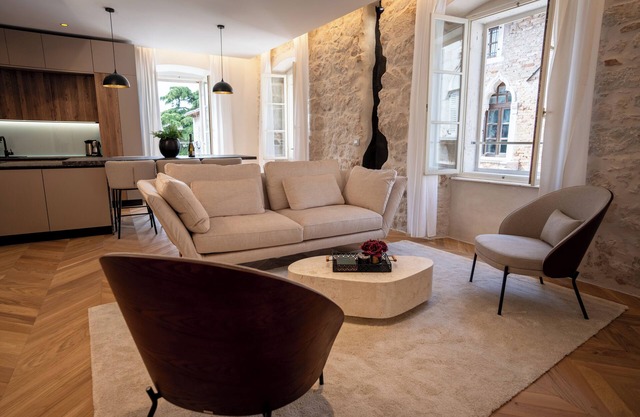 Historic Apartment, in pedestrian zone 50 mt from the sea.
