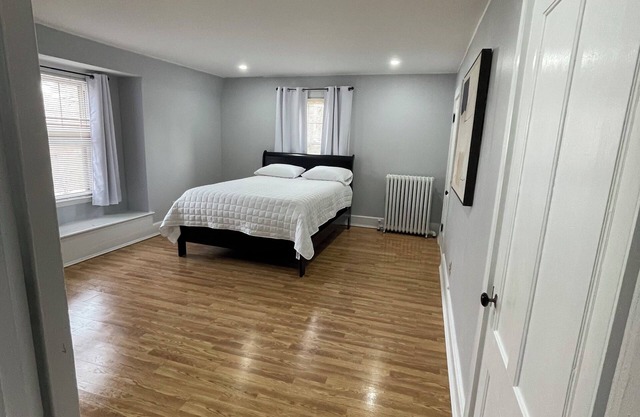 Historic Bly House Stay - 2BR Apt Near Haverhill