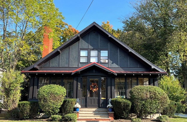 Historic Bulldog Bungalow