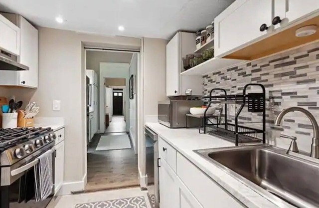 Historic Charm | Cafes/Bars | Walk to St. Charles