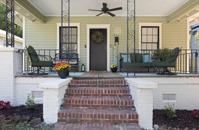 Historic Cherry Bungalow House - Midtown