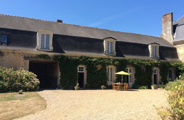 Historic cottage in charming castle near Le Mans