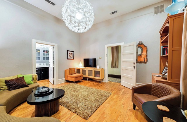 Historic Decatur Apt w/City Square Views