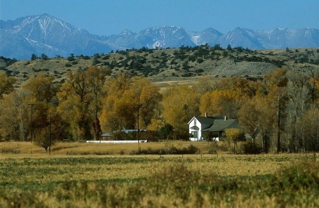Historic Home on 800 Acre Ranch on Banks of Yellowstone River