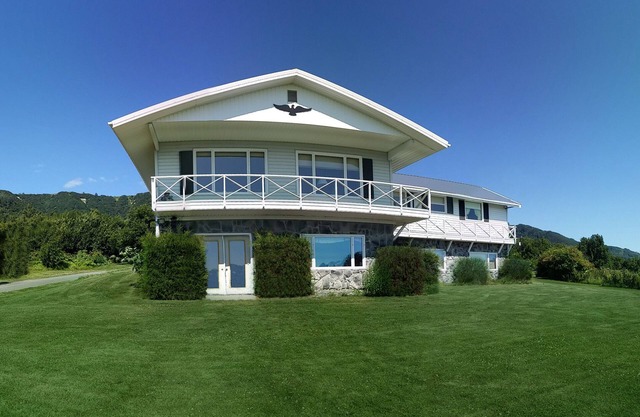 Historic Home - Private 28 Acres - 180° Ocean View! - Bob's Suite