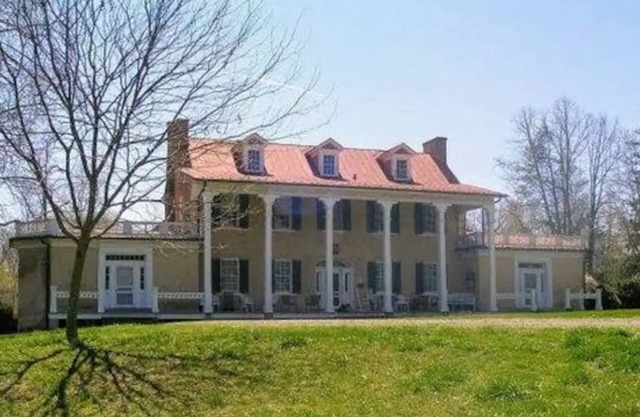Historic home with 7 BR near Middleburg, VA in Piedmont horse country