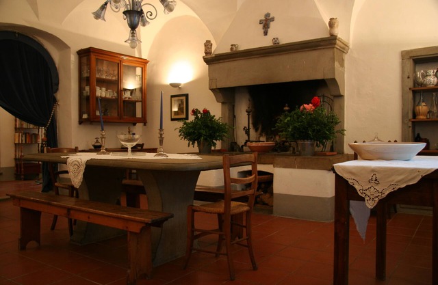 HISTORIC HOUSE VILLA EARN HATS