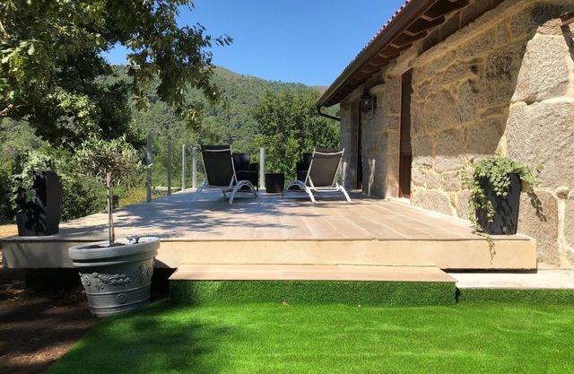 Historic house with views of the Xurés