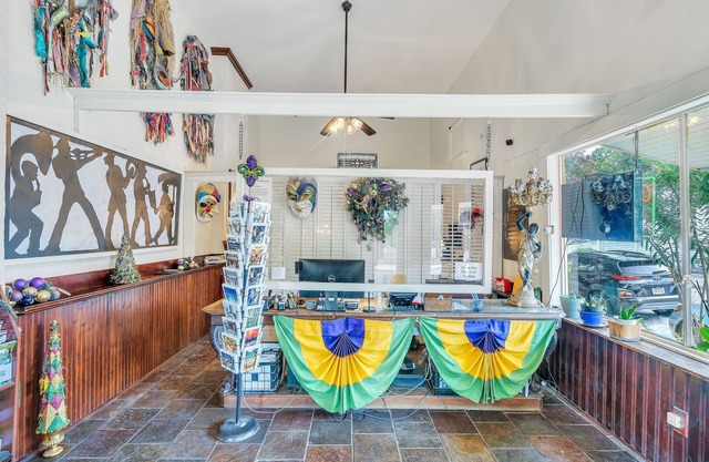 Historic Mardi Gras Inn