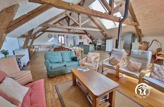 Historic Mill, 5 Bedrooms, River View, Billiards, Ping-Pong
