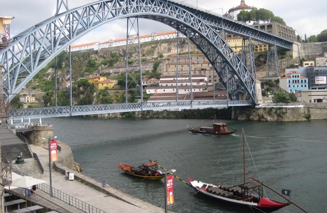 Historic Oporto Apartment at oporto UNESCO area, in front of Porto Wine caves