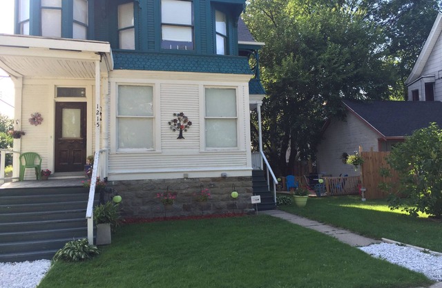 Historic Queen Anne . Walk to downtown, Harbor , St Clair River Walk