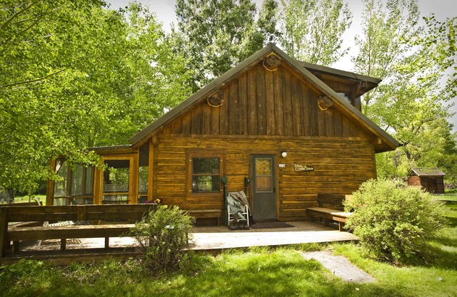 Historic ranch/home with 1.5 mi. of Yellowstone River frontage