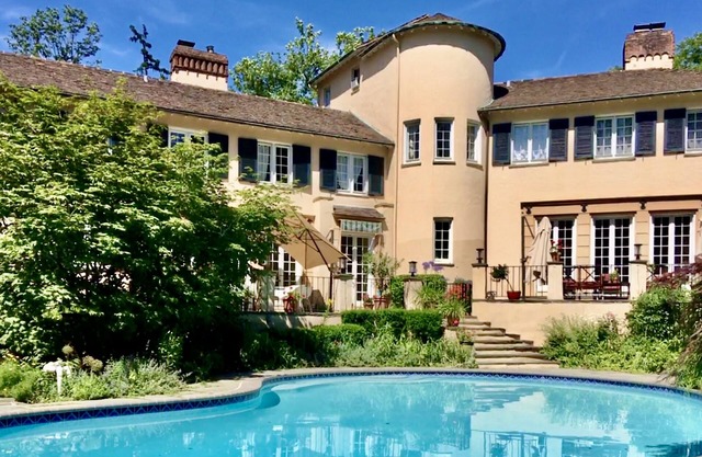 Historic Residence With Separate Carriage House.- No Party Allowed!