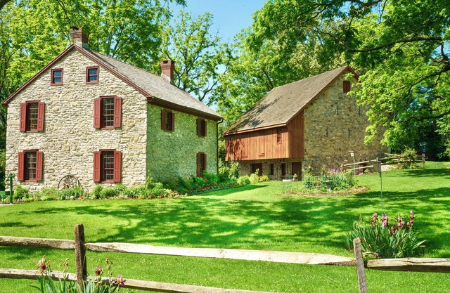 Historic Restored Amish Homestead 1-BR Barn Loft