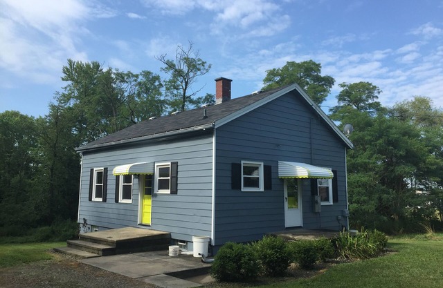Historic Schoolhouse - Private Yet Central minutes from 480 and the Turnpike