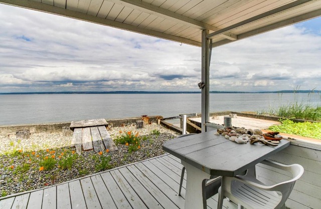 Historic Shore Cottage