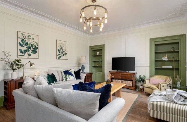 Historic Trackside Retreat, Charming Getaway