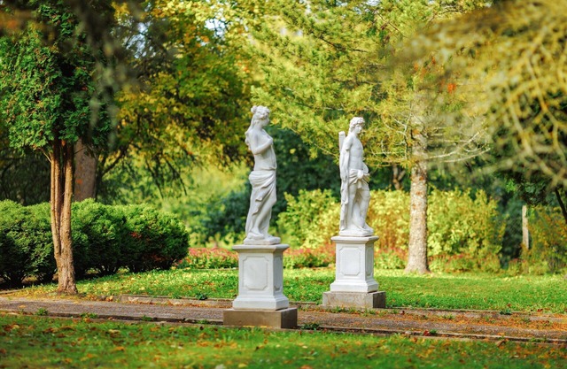 Historical manor in Silajani - Apple Manor & Garden Complex