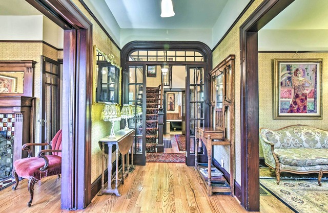 Historical Portland Home < 2 Mi to Downtown!