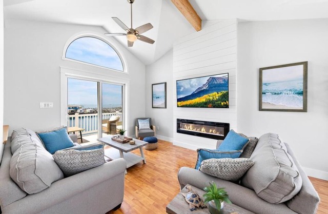 Holgate LBI Direct Bayfront 3 Bedroom Townhome with Pool