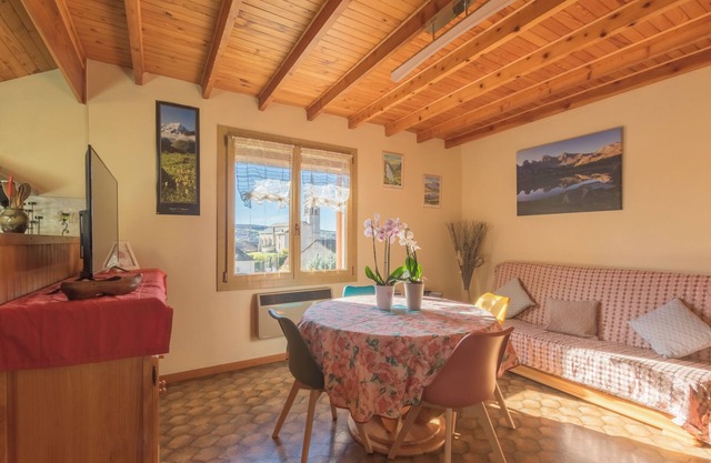 Holiday Apartment "Vacances La Montagne" with Mountain View & Wi-Fi