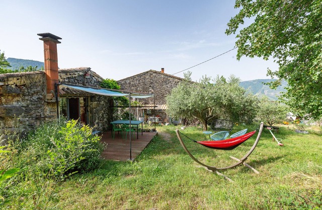 Holiday Home 'La Laiterie' with Shared Pool, Balcony and Wi-Fi