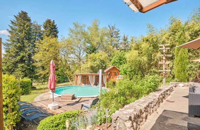 Holiday Home 'Le Relais Du Menuet' with Mountain View, Private Pool and Wi-Fi