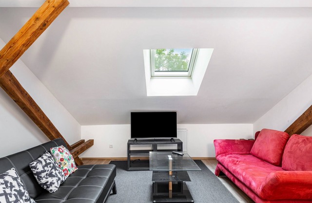 Holiday Apartment 'Maximilian' with Shared Garden, Balcony and Wi-Fi