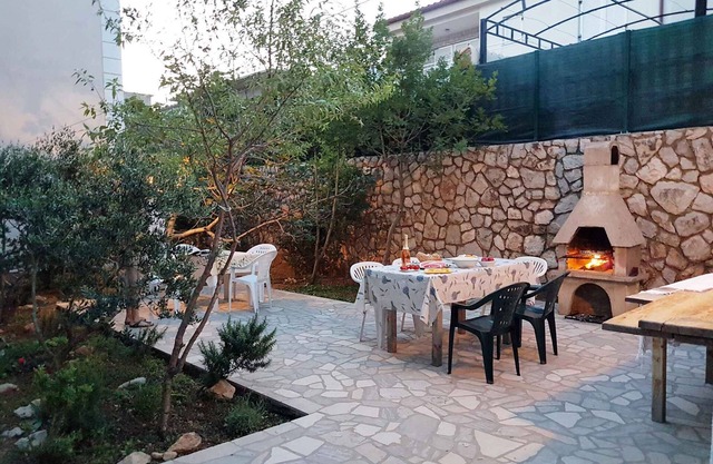 Holiday apartment 70 m from the sea