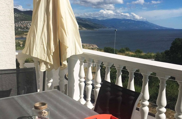 Holiday apartment 70 m from the sea