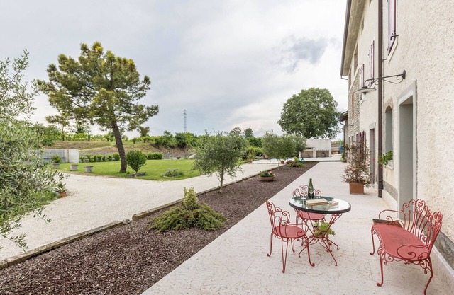 Holiday Apartment "Agriturismo Tenuta Corte Tese 2" with Shared Garden & Wi-Fi
