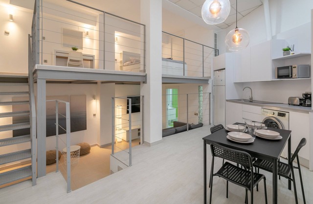Holiday Apartment "Alison's Loft" with A/C & Wi-Fi
