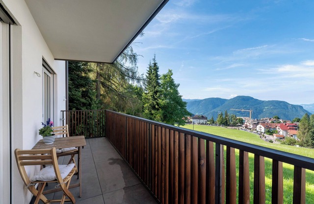 Holiday Apartment 'Anna' with Mountain View, Balcony and Wi-Fi