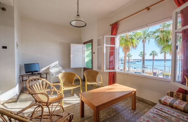 Holiday Apartment 'Apartamento las Palmeras 1' near Beach with Terrace