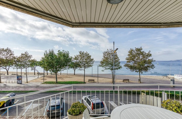 Holiday Apartment "Carrer Del Mar" with Sea View, Private Terrace & Wi-Fi