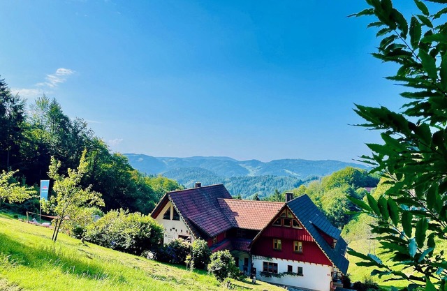 Holiday Apartment "Deine Rauszeit" with Mountain View, Private Terrace & Wi-Fi