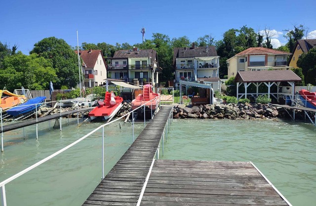 Holiday apartment Directly on the lake with its own jetty