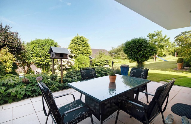 Holiday Apartment "Easy Living" with Lake View, Private Terrace & Wi-Fi