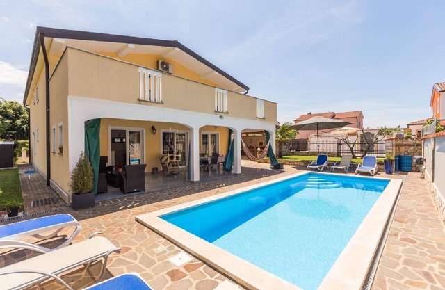 Holiday apartment Kaldanija for 1 - 6 persons with 3 bedrooms - Holiday apartment