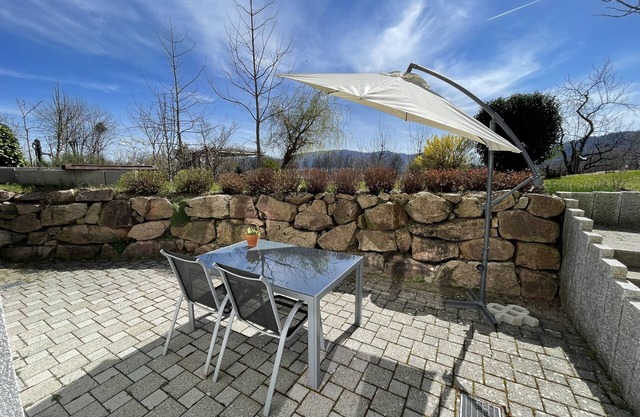 Holiday Apartment "Kleine Auszeit" with Private Terrace & Wi-Fi