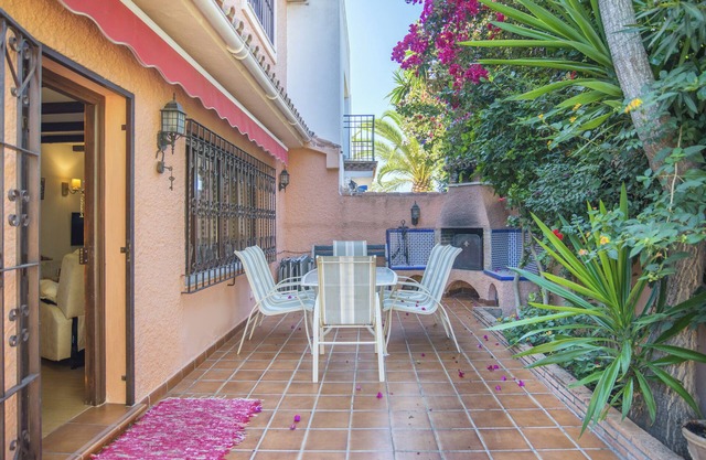 Holiday Apartment "Las Yukas" close to the Beach with Wi-Fi, Garden & Terrace