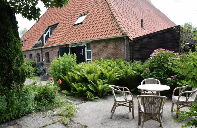 Holiday apartment Leeuwarden for 1 - 2 persons - Holiday apartment in one or multi-family house