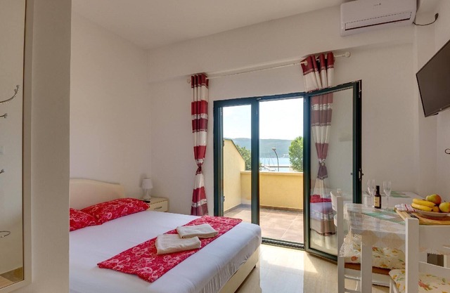 Holiday apartment Meljine for 1 - 2 persons - Holiday apartment in one or multi-family house