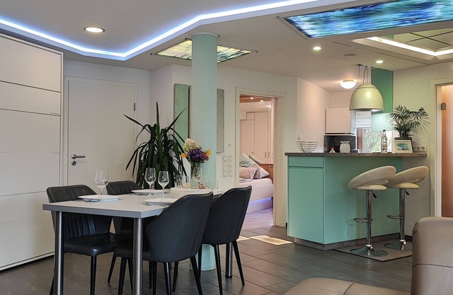 Holiday Apartment 'Schmuckkästchen' with Private Terrace, Shared Garden and Wi-Fi