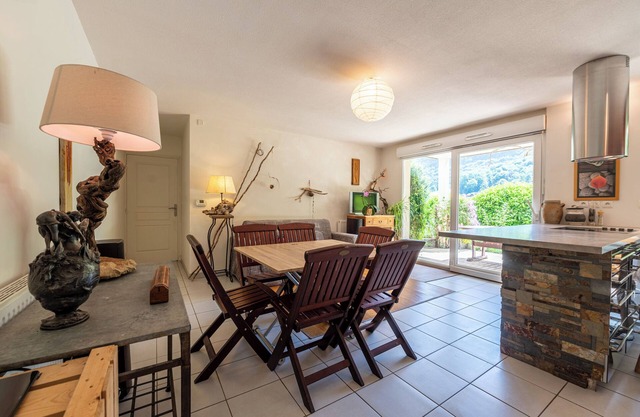 Holiday Apartment "T3 Au Vert À 5 Min D'Annecy Centre" with Private Terrace, Private Garden & Wi-Fi