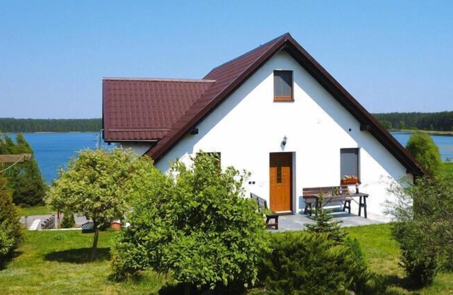 Holiday apartment, top location, right on the lake