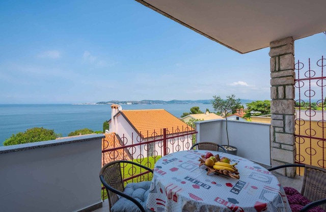 Holiday apartment with sea view